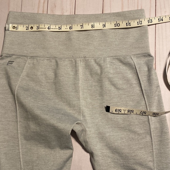 Fabletics Sync high waisted leggings pants Perforated 7/8 Size Small light gray - Picture 9 of 12
